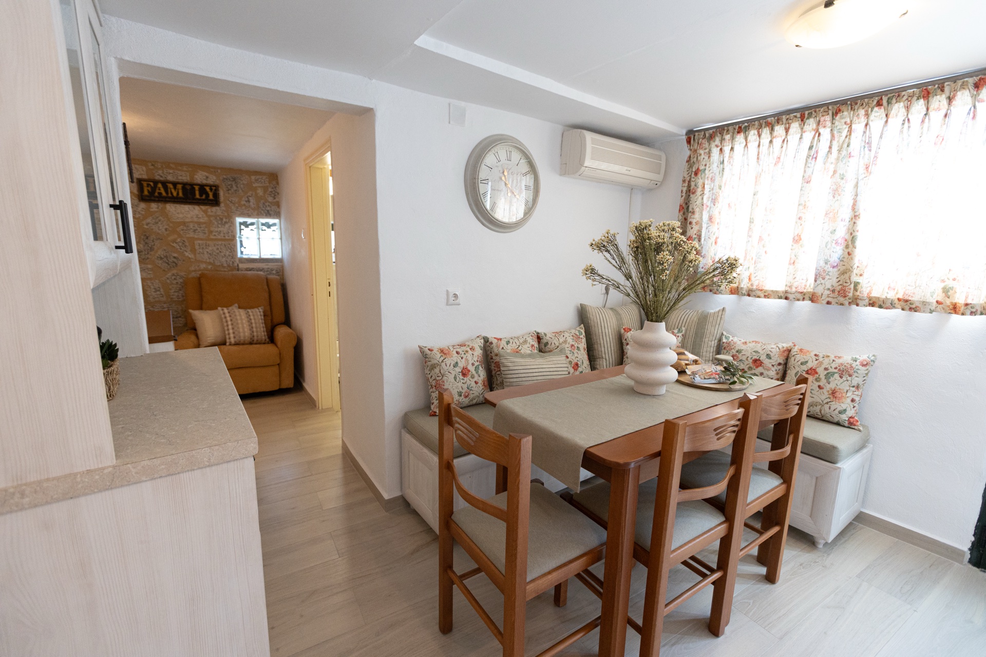 Fully equipped kitchen and dining area, vacation rental Kotronas Laconia